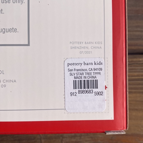 Pottery Barn Kids Shiny, Sparkly, and Glittery Light Up Silver Star Tree Topper - Picture 15 of 16